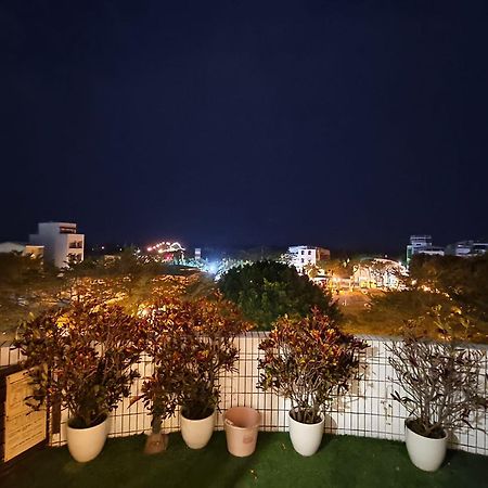 Tainan Julie'S Garden 峰情文旅 Hotel Anping Bagian luar foto