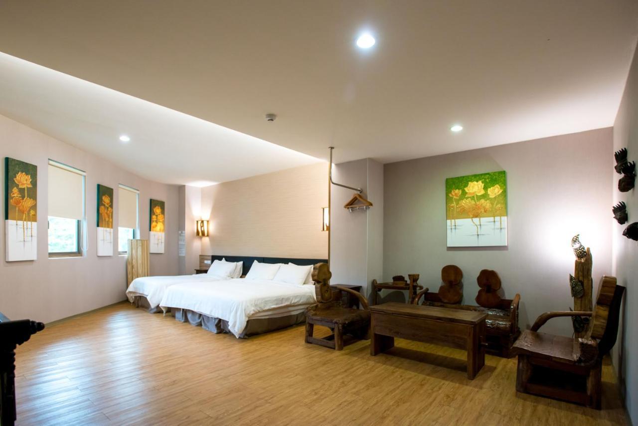 Tainan Julie'S Garden 峰情文旅 Hotel Anping Bagian luar foto