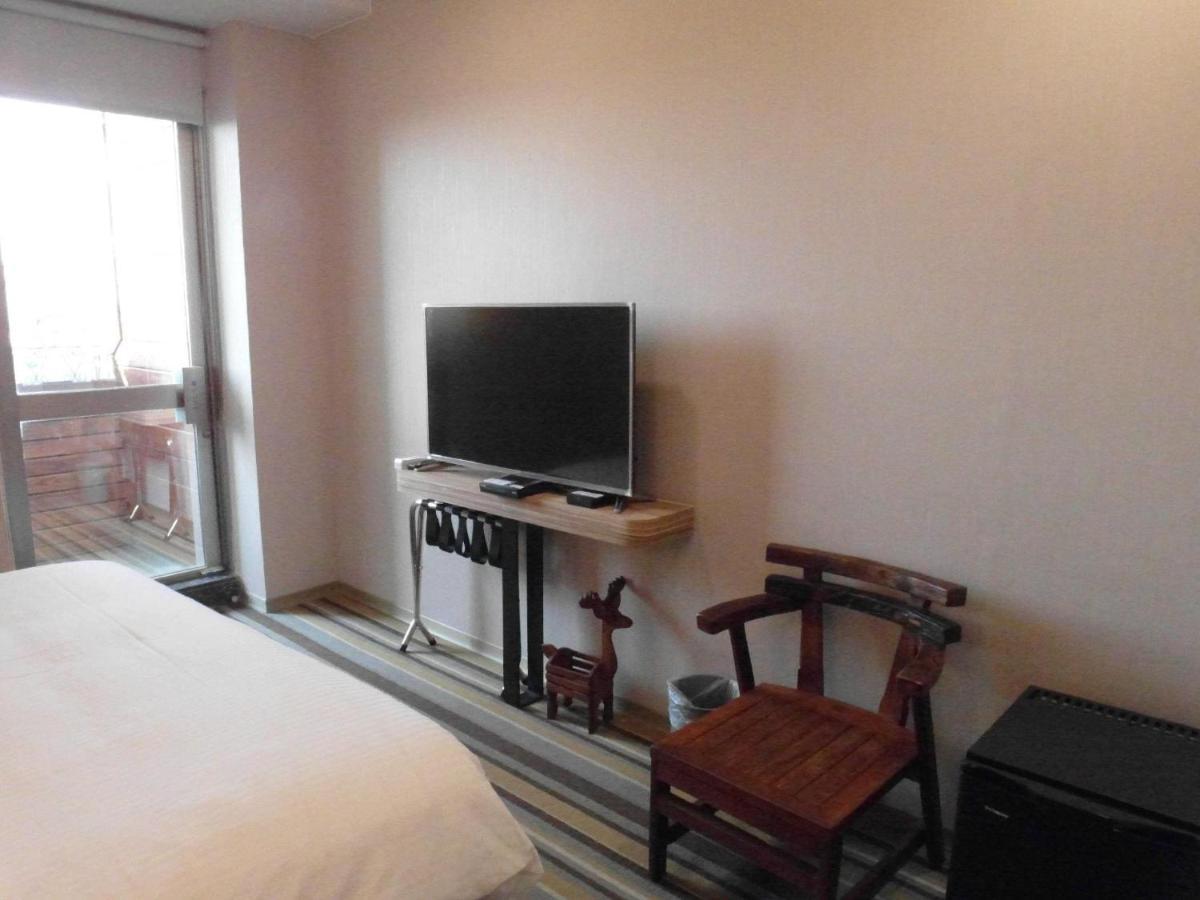 Tainan Julie'S Garden 峰情文旅 Hotel Anping Bagian luar foto