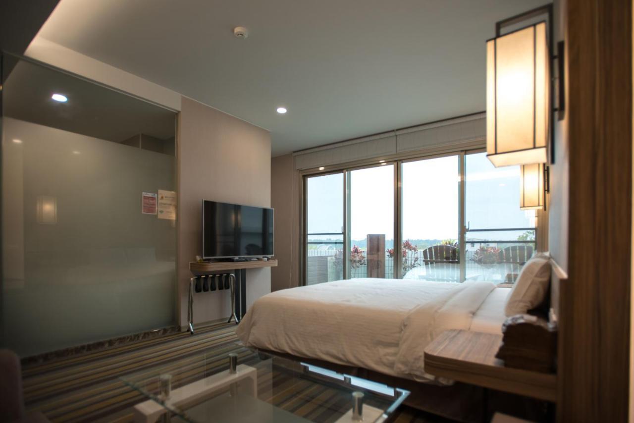 Tainan Julie'S Garden 峰情文旅 Hotel Anping Bagian luar foto