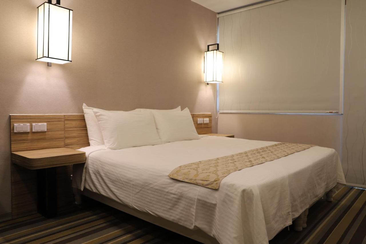 Tainan Julie'S Garden 峰情文旅 Hotel Anping Bagian luar foto