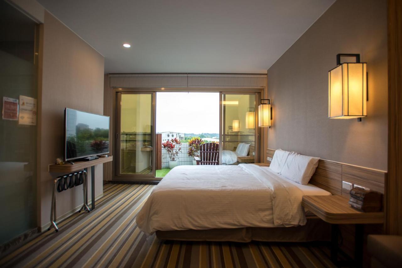 Tainan Julie'S Garden 峰情文旅 Hotel Anping Bagian luar foto