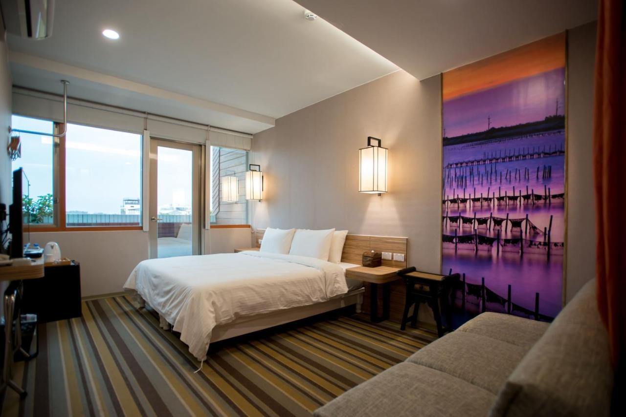 Tainan Julie'S Garden 峰情文旅 Hotel Anping Bagian luar foto