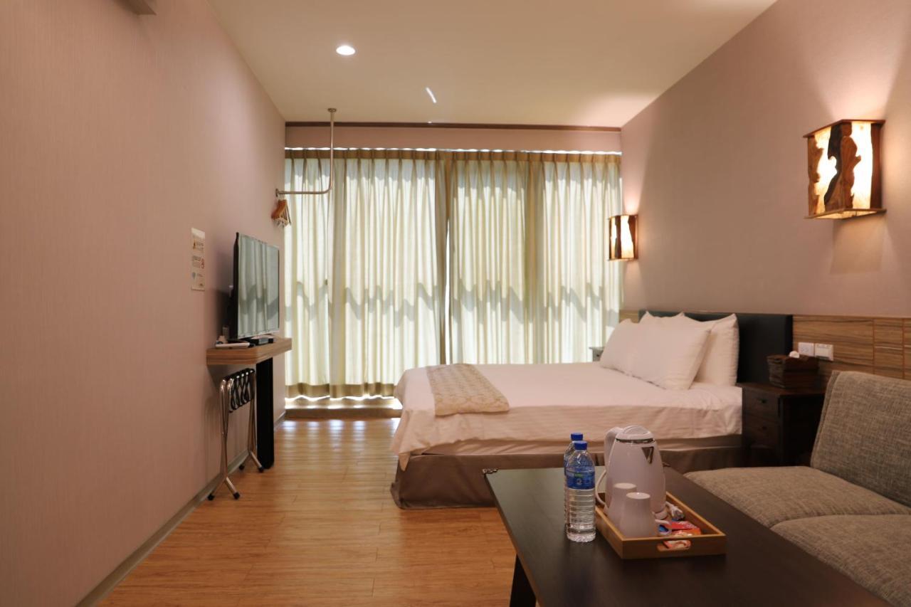 Tainan Julie'S Garden 峰情文旅 Hotel Anping Bagian luar foto