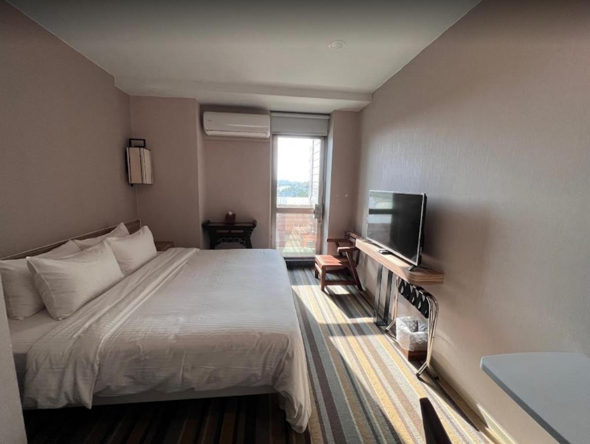 Tainan Julie'S Garden 峰情文旅 Hotel Anping Bagian luar foto