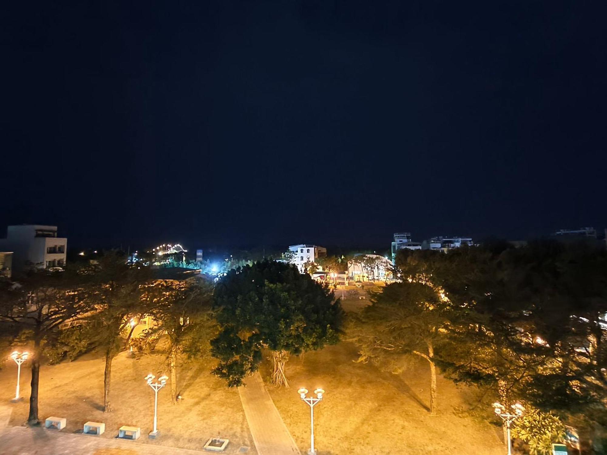 Tainan Julie'S Garden 峰情文旅 Hotel Anping Bagian luar foto