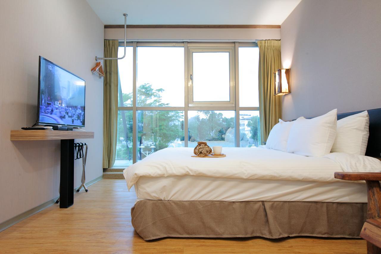 Tainan Julie'S Garden 峰情文旅 Hotel Anping Bagian luar foto