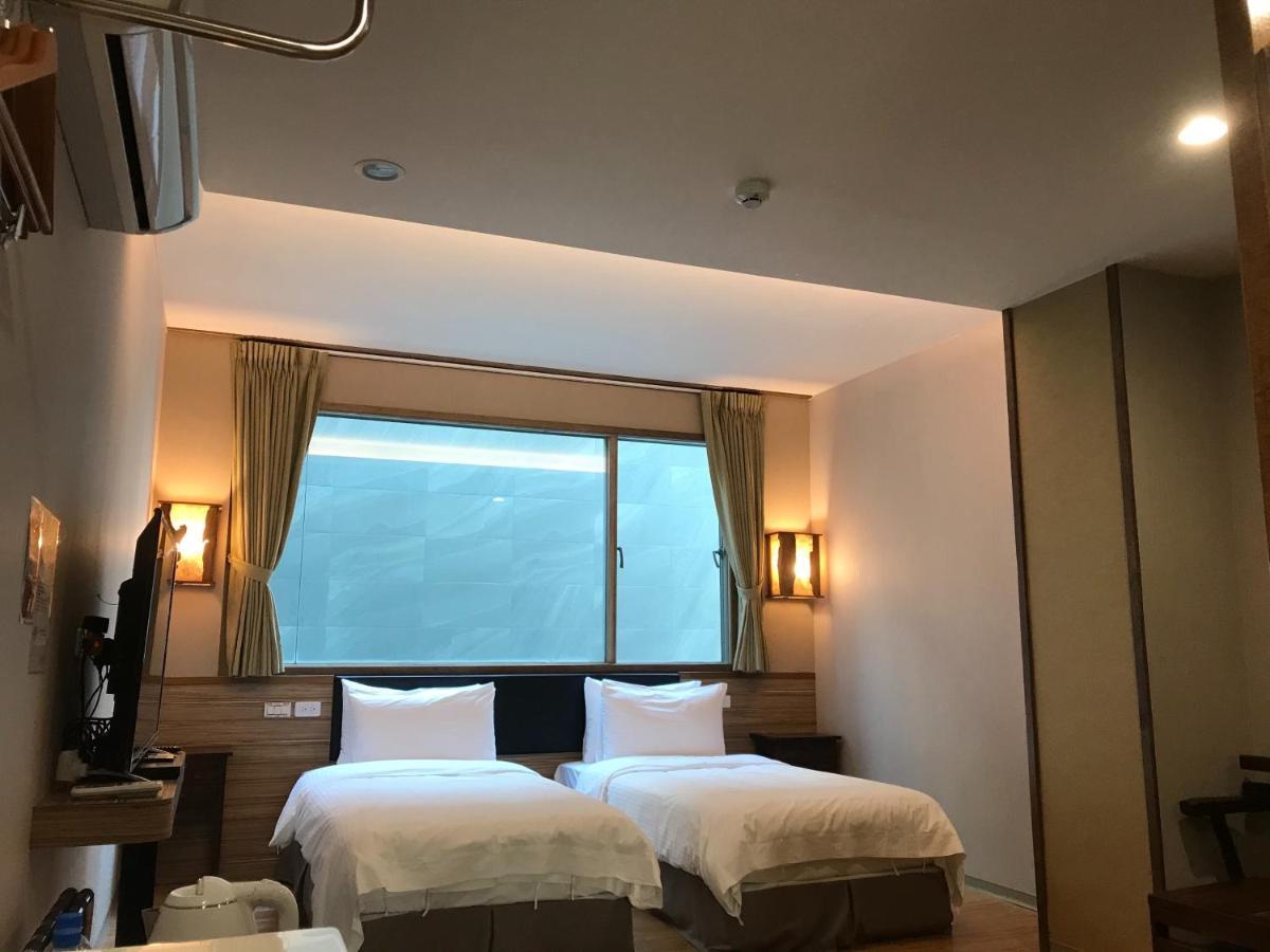 Tainan Julie'S Garden 峰情文旅 Hotel Anping Bagian luar foto